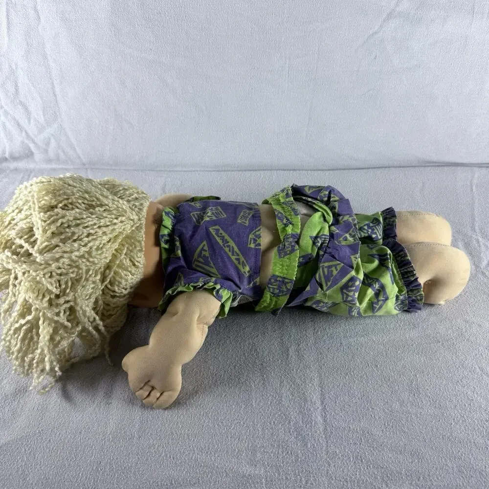 Cabbage Patch 1990 First Edition Designer “Happy Birthday” Girl Blonde Blue Eye
